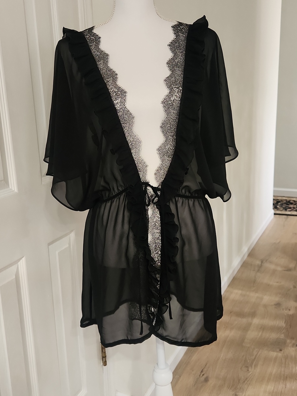Victoria's Secret Designer Collection Black Chiffon Lace Kimono Robe M L
